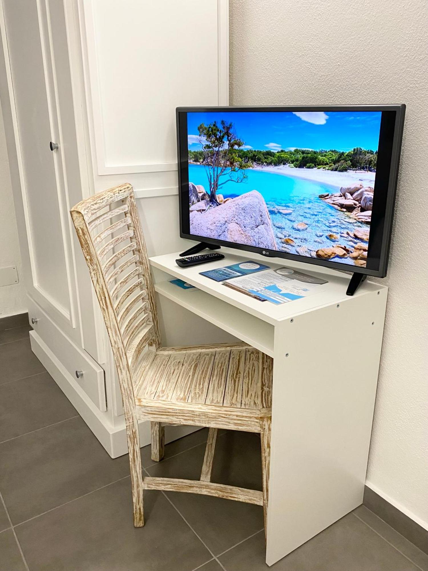 Cala Reale Rooms Marinella มาริเนลลา ภายนอก รูปภาพ